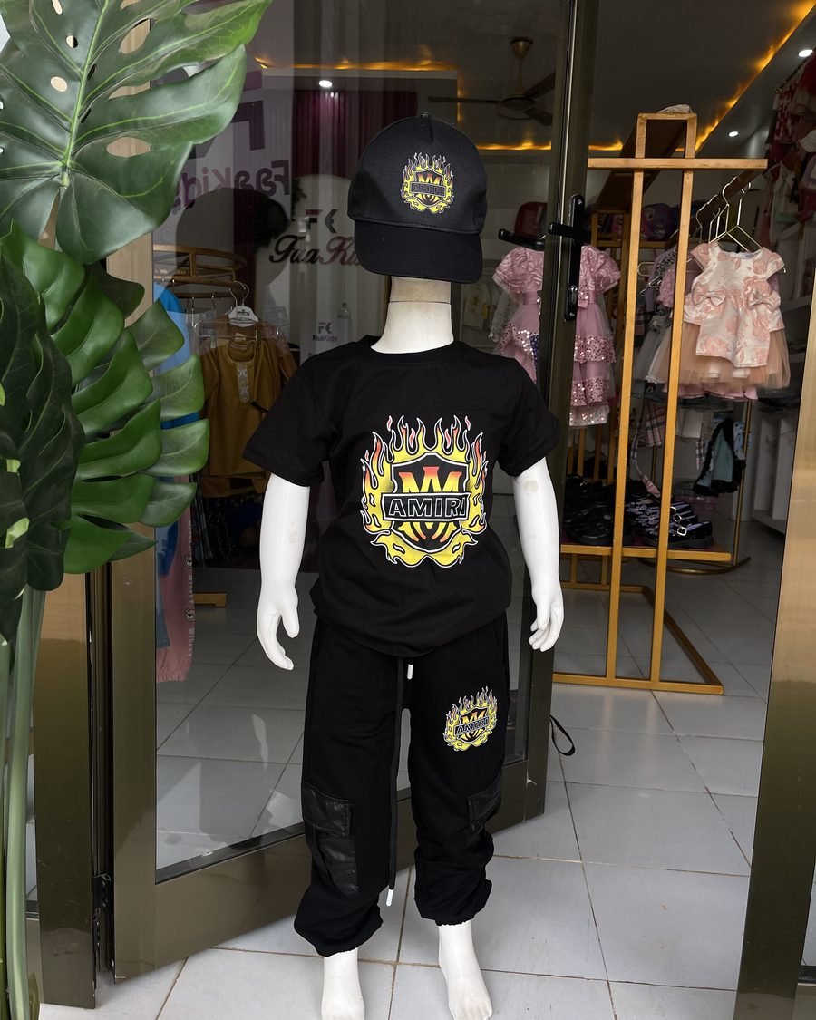 Boys' Flame Graphic Tee & Joggers — All Black